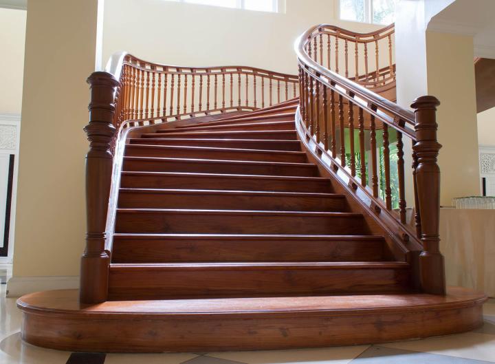 Travaux de ponçage d'escalier Le Havre